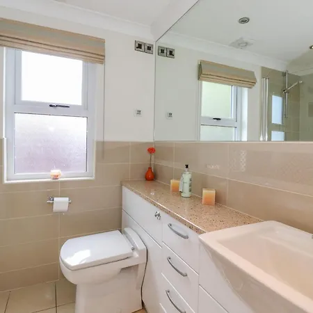 Lakeside 度假居 *