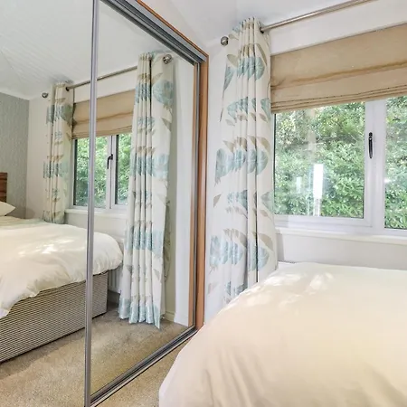 Lakeside Semesterbostad *